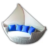 Canapea extensibilă tip barcă, din lemn de tec și ratan - VARKA Canapea extensibilă tip barcă, din lemn de tec și ratan - VARKA