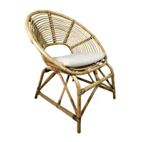 Scaun din bambus AHIVADA -pentru interior și exterior. Produsul include o pernă Scaun din bambus AHIVADA -pentru interior și exterior. Produsul include o pernă